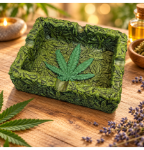 Cendrier carré Cannabis – Feuilles en relief et 4 encoches