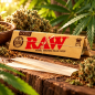 Feuilles à rouler RAW Classic King Size Slim – Papier marron non raffiné Feuilles à rouler RAW Classic King Size Slim – Papier marron non raffiné